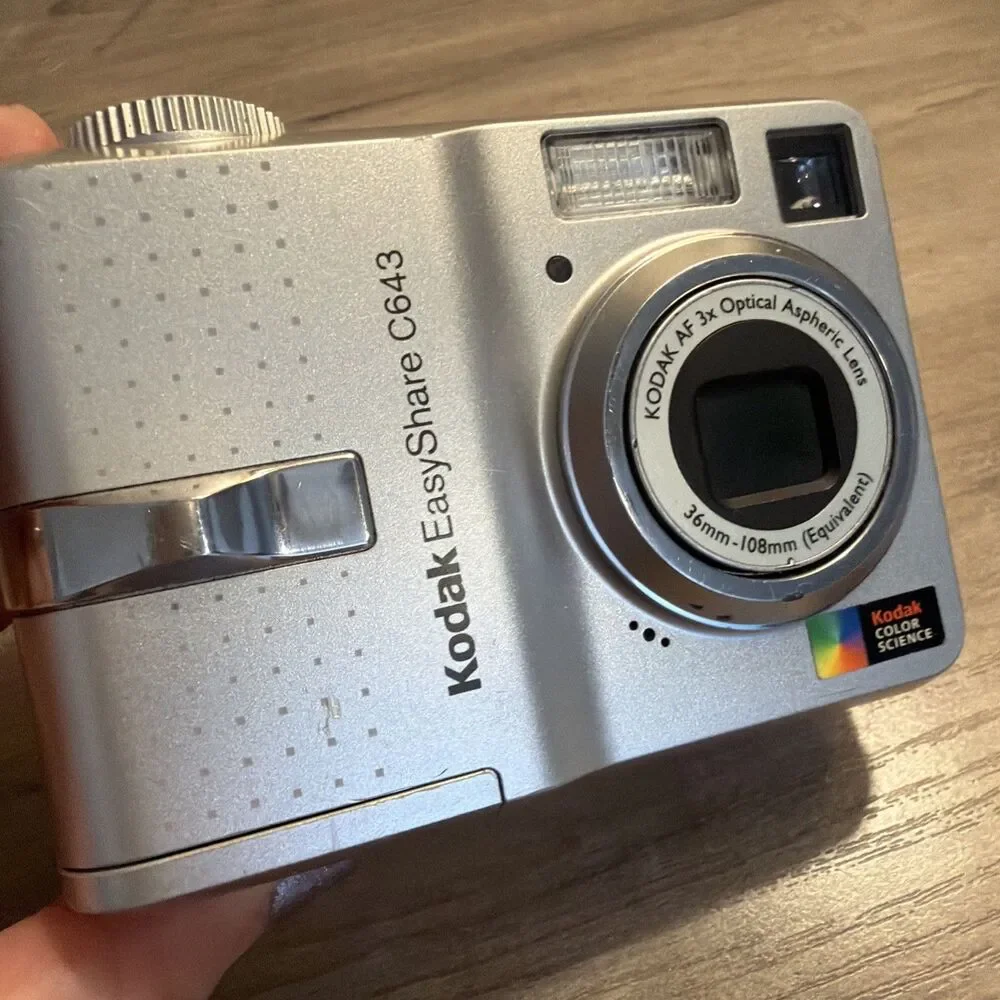 Kodak EasyShare C643 6.1MP Compact Digital Point Shoot Camera TESTED WORKS